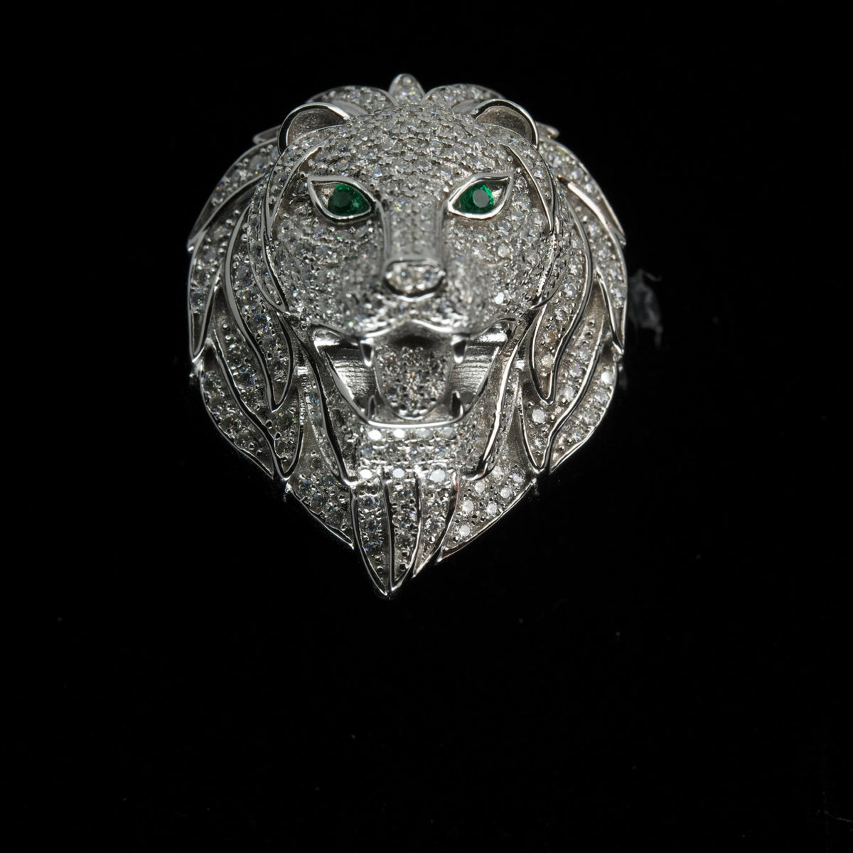 Men's Sterling Silver Lion Head Ring with Moissanite and Green Accents, Size 11 (2)
