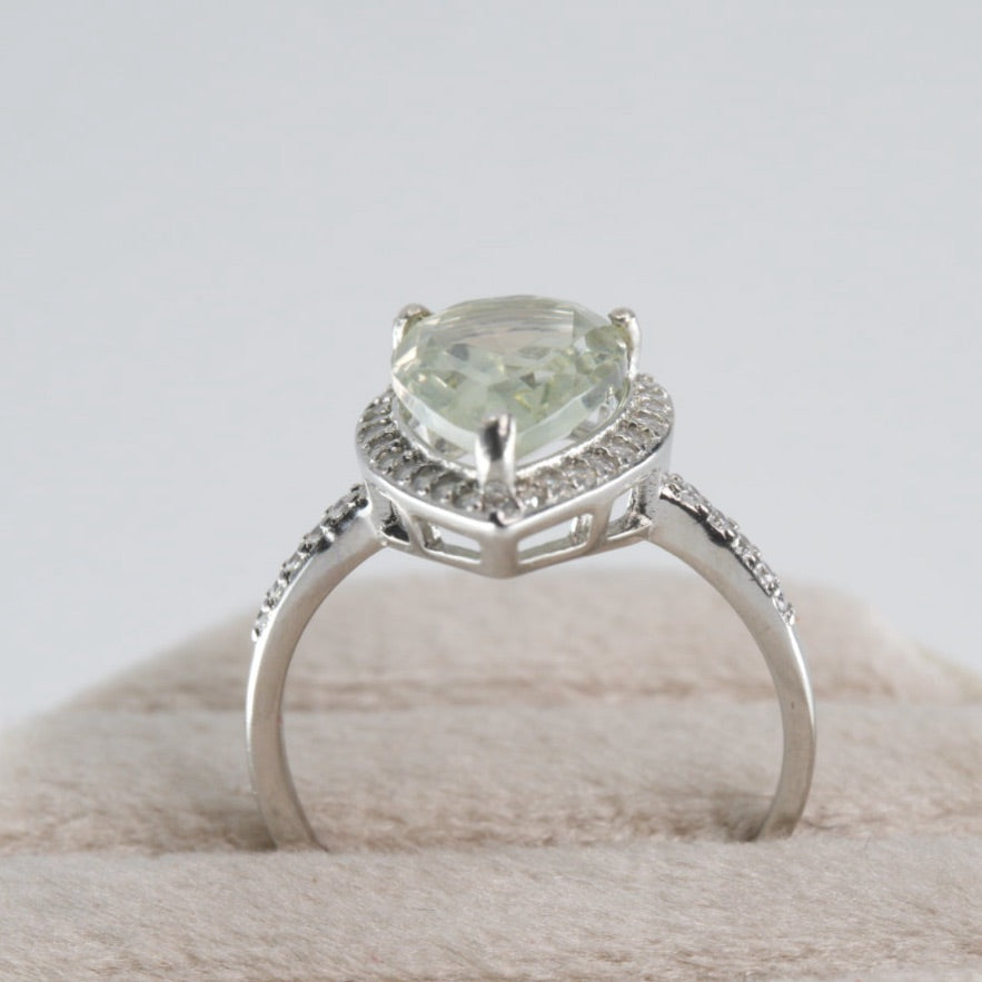 Pear-Shaped Green Amethyst Halo Ring in Silver (4)