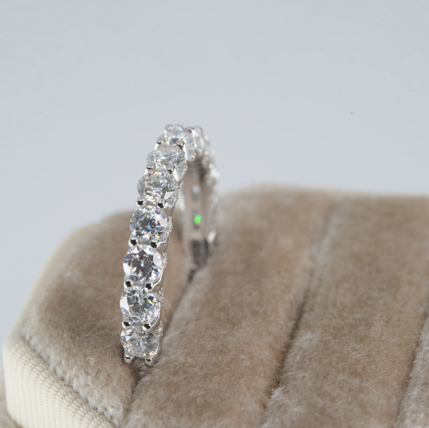 Silver Round-Cut Moissanite Full Eternity Band Ring (4)
