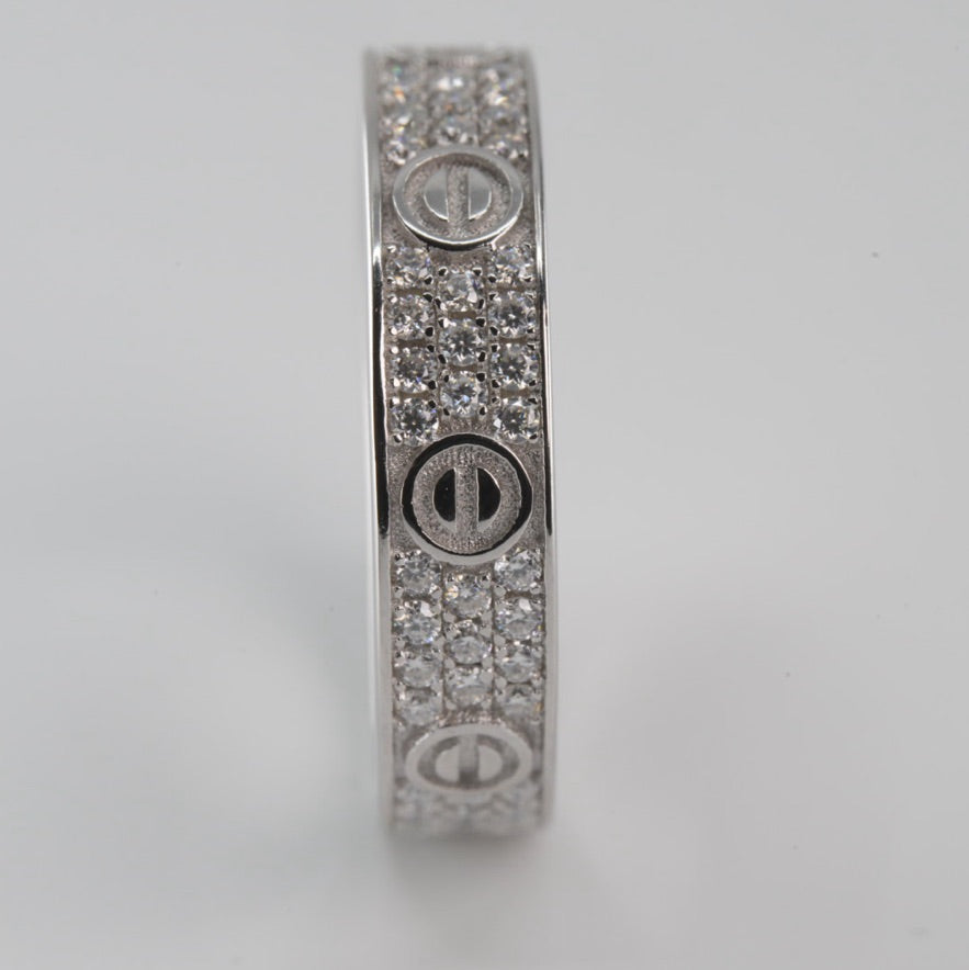 Pavé Circle-Motif Silver Band Ring with Moissanite (3)