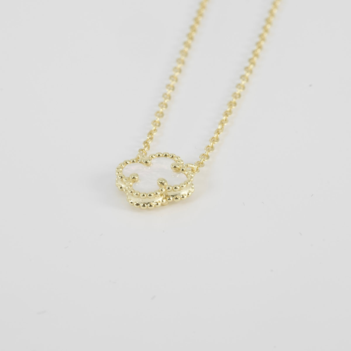 Beaded Clover Pendant Necklace Center (3)