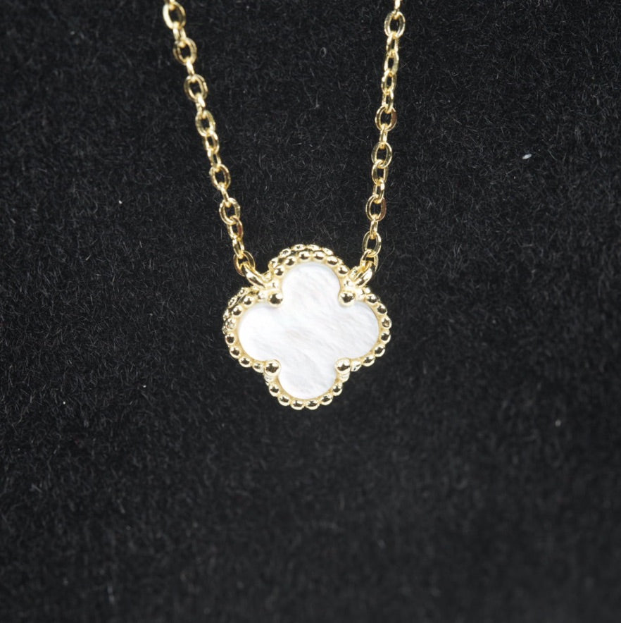 Beaded Clover Pendant Necklace Center (4)