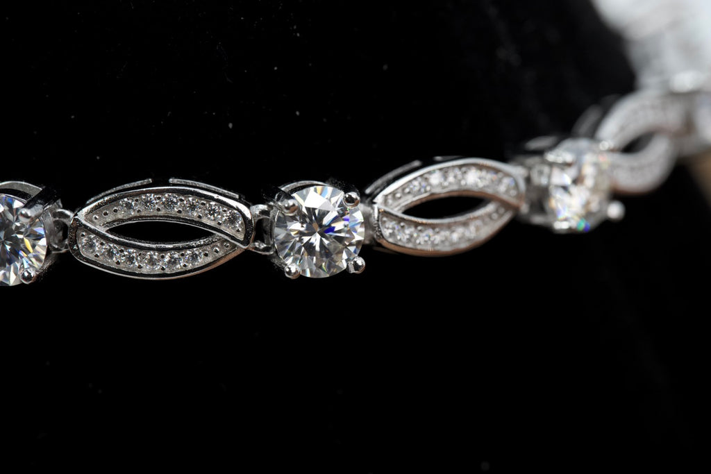 Silver Moissanite Leaf-Link Tennis Bracelet (2)