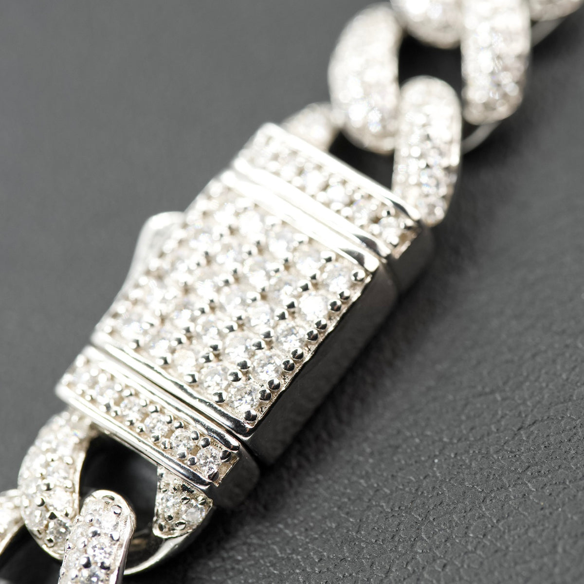24in 925 Silver Miami Cuban Chain with 28ct Moissanite Pave, 10mm, 98g (5)