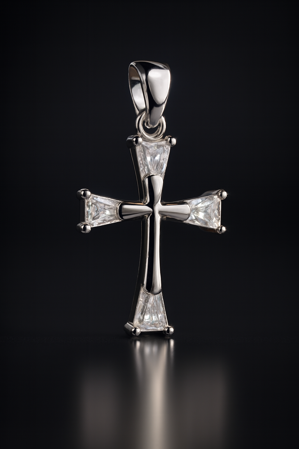 925 Sterling Silver Cross Pendant with 1ct Moissanite