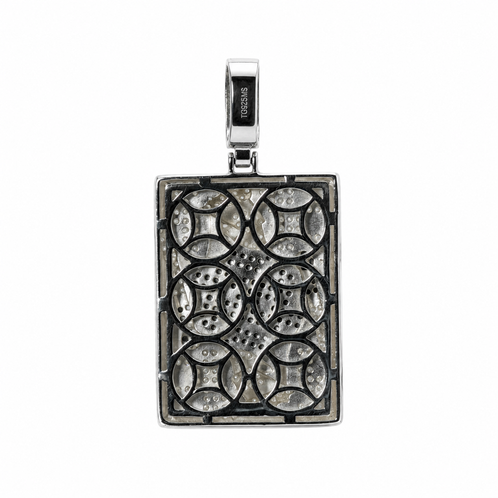 King Playing Card Pendant in 925 Silver with Black and White Moissanite 6ct (2)