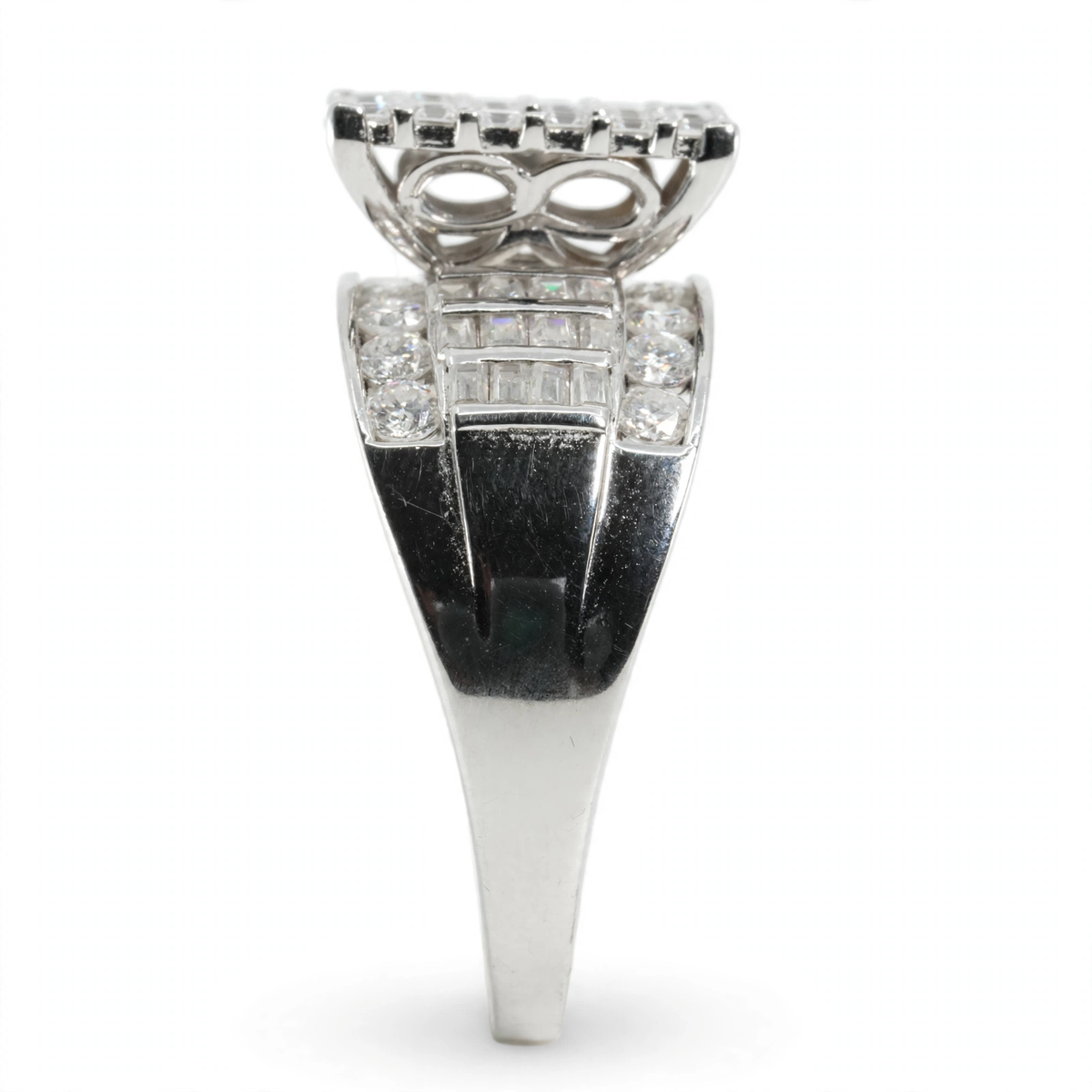 Ring (6)