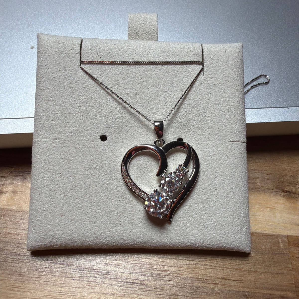 925 Sterling Silver Heart Princess Necklace with 2ct Moissanite (2)