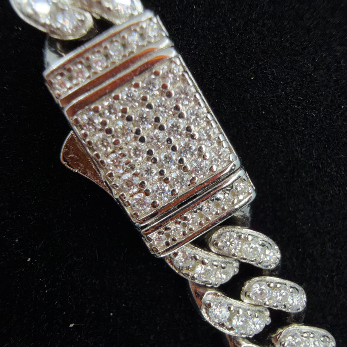 20in 8mm Moissanite Pavé Miami Cuban Chain in 925 Sterling Silver, 16ct, 59.85g (4)