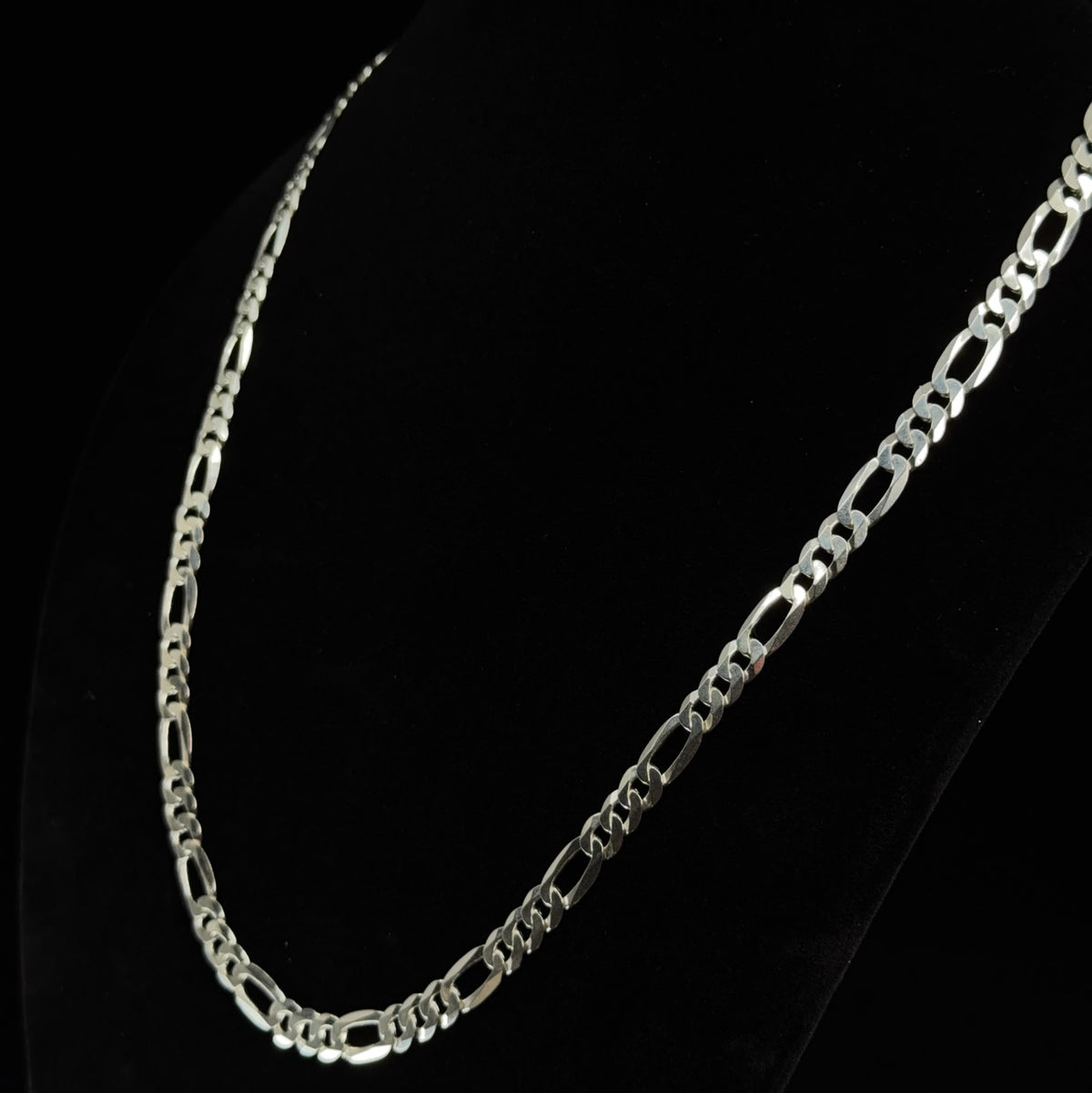 Italian 925 Sterling Silver Figaro Chain Necklace 8mm 26in 38.7g (7)