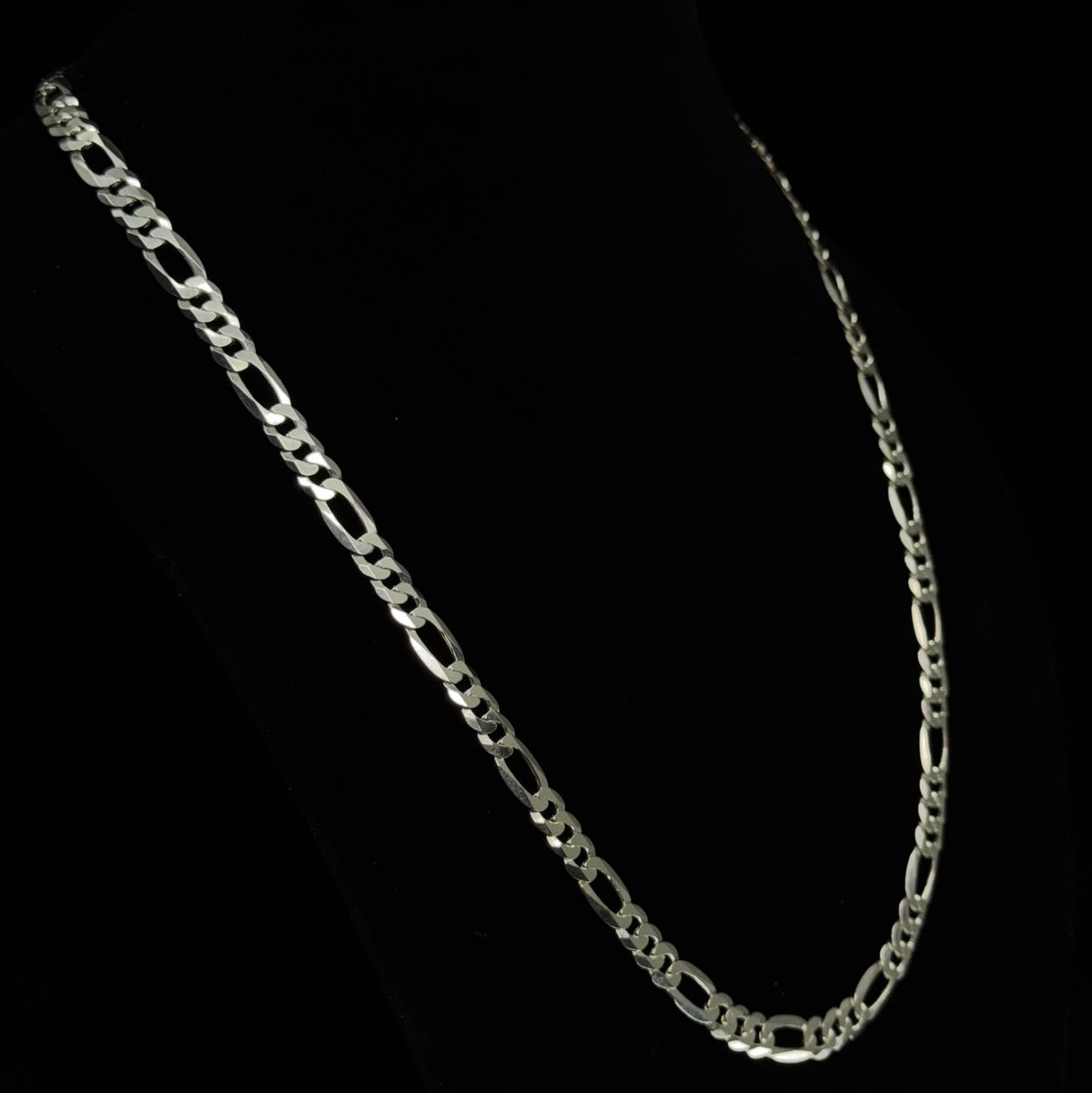Italian 925 Sterling Silver Figaro Chain Necklace 8mm 26in 38.7g (8)